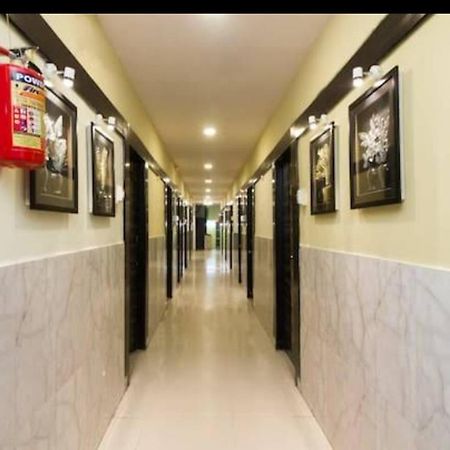 Hotel Swaraj Logde Панвел Екстер'єр фото