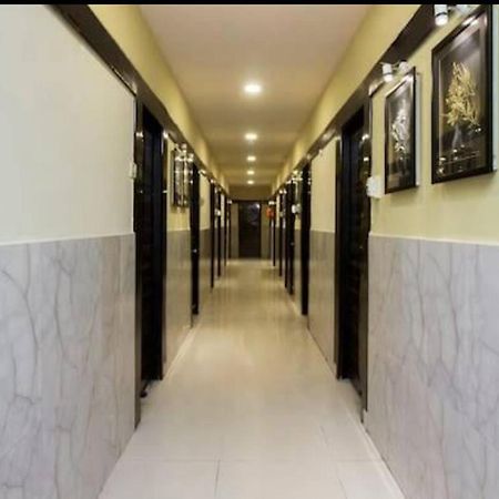 Hotel Swaraj Logde Панвел Екстер'єр фото