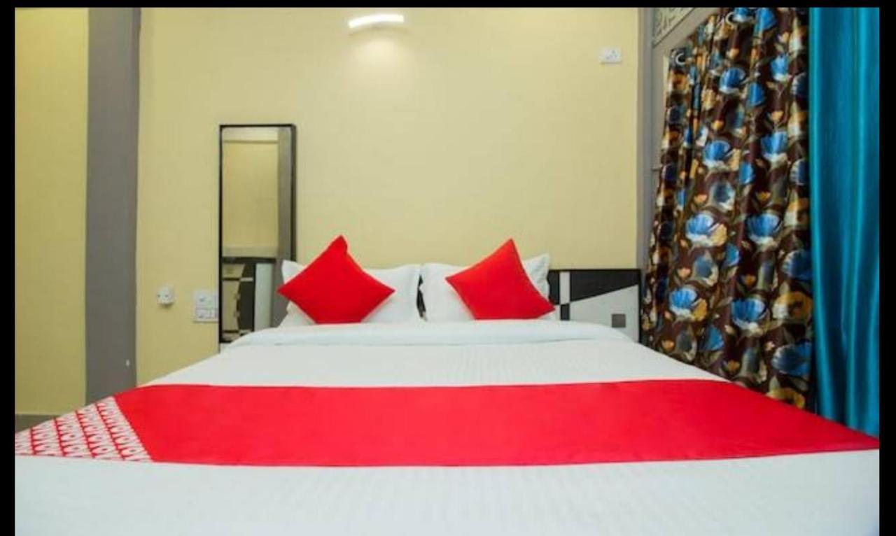 Hotel Swaraj Logde Панвел Екстер'єр фото