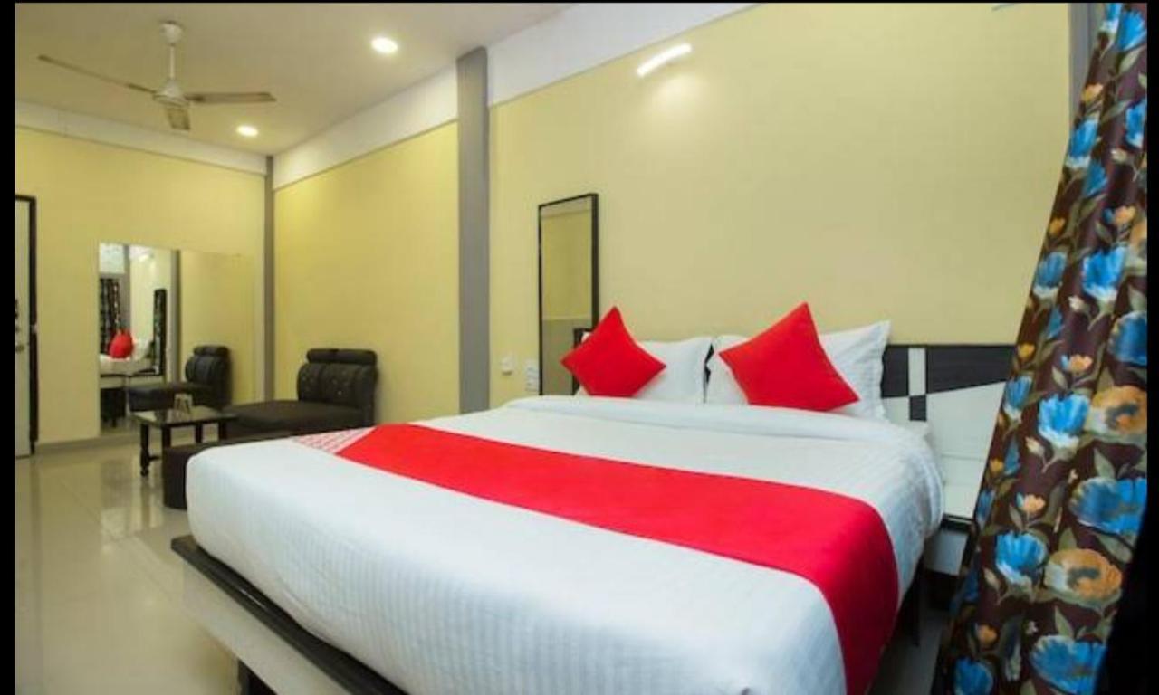 Hotel Swaraj Logde Панвел Екстер'єр фото